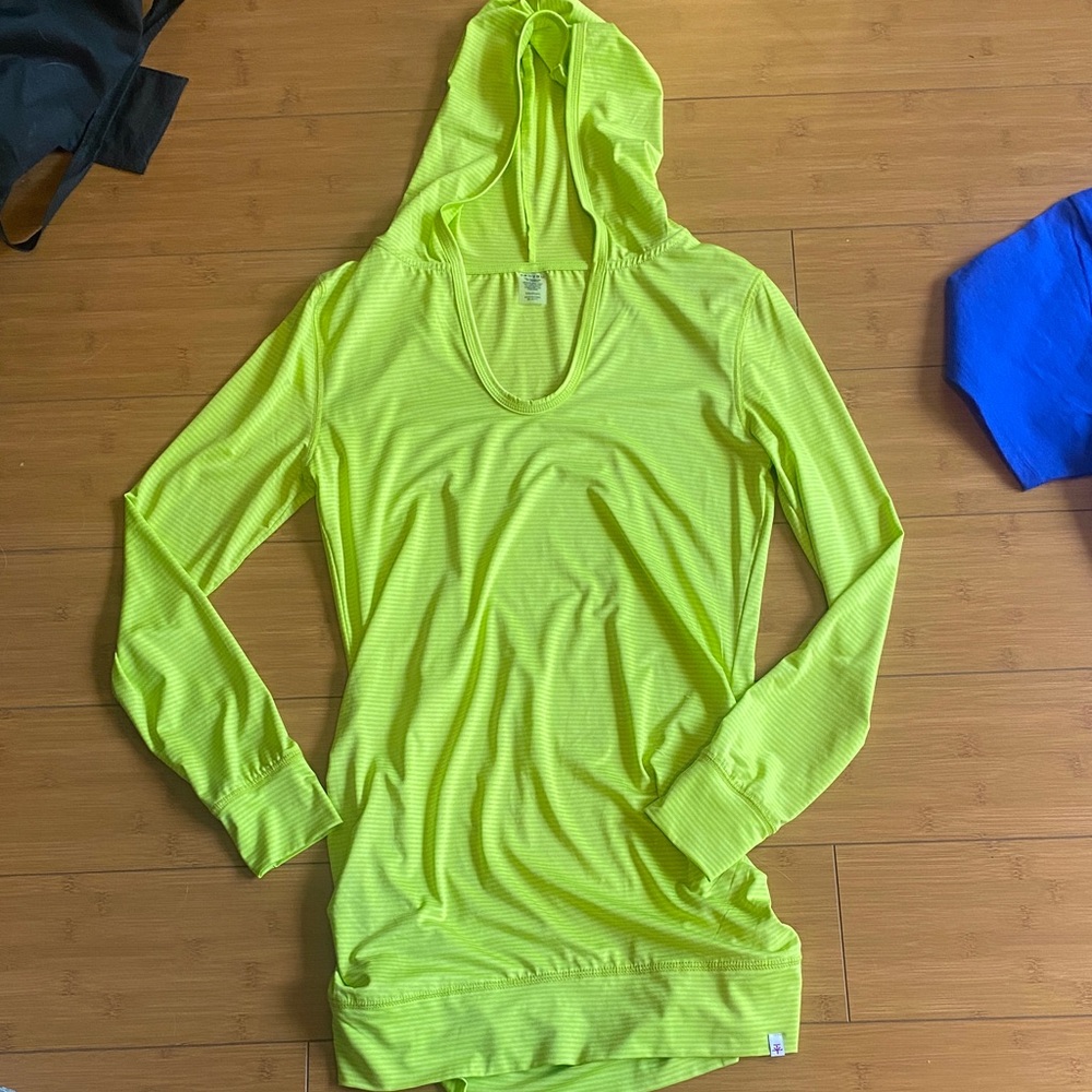 Soybu brand hoodie

💙 bundle eligible